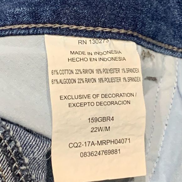 NWT Riders By Lee blue denim stretch Jean Bermuda shorts Womens Sz 22W - Picture 7 of 9